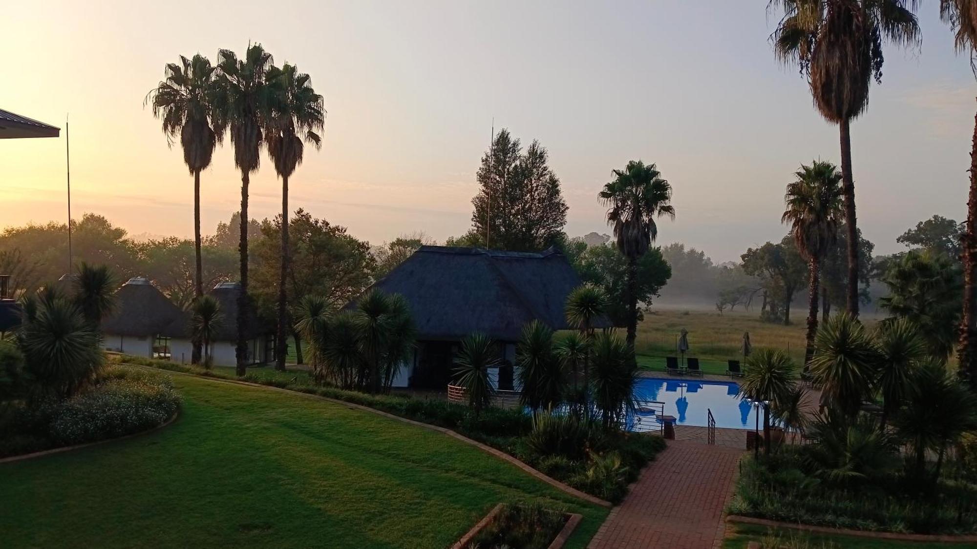 Emerald Resort & Casino Vanderbijlpark Bagian luar foto