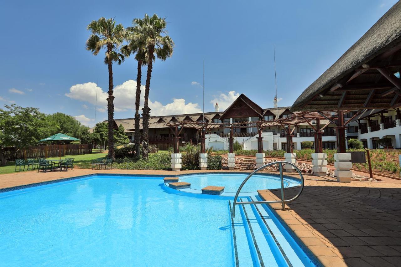 Emerald Resort & Casino Vanderbijlpark Bagian luar foto